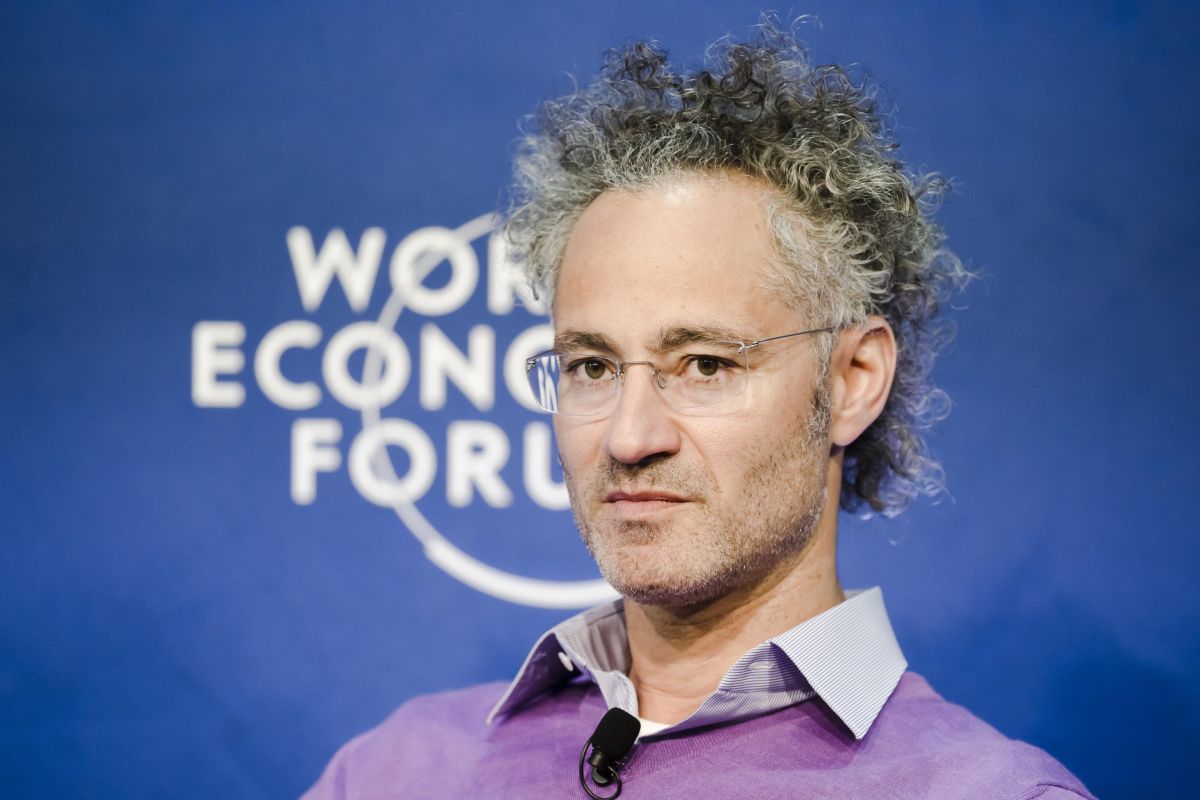 ia e lavoro chi sopravvive secondo il ceo di palantir