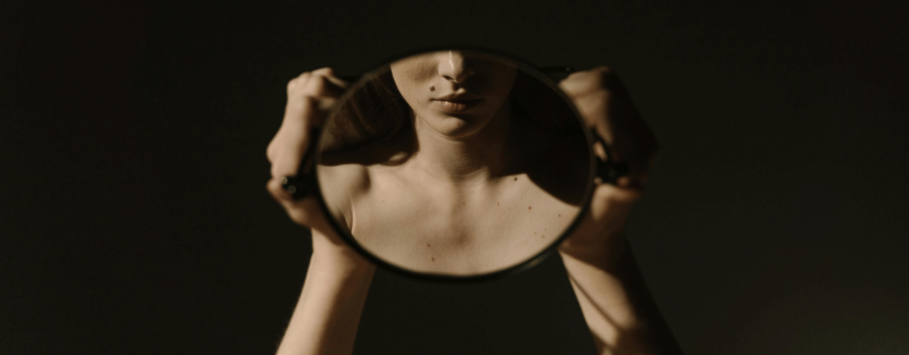 Conosci te stesso: riscrivi le regole del successo per la tua felicità Quante volte l'ho detto e scritto che viviamo tempi veloci, velocissimi, compressi, in cui la parola “successo” sembra avere un solo significato: carriera turbo-alimentata, conti in ba conosci te stesso