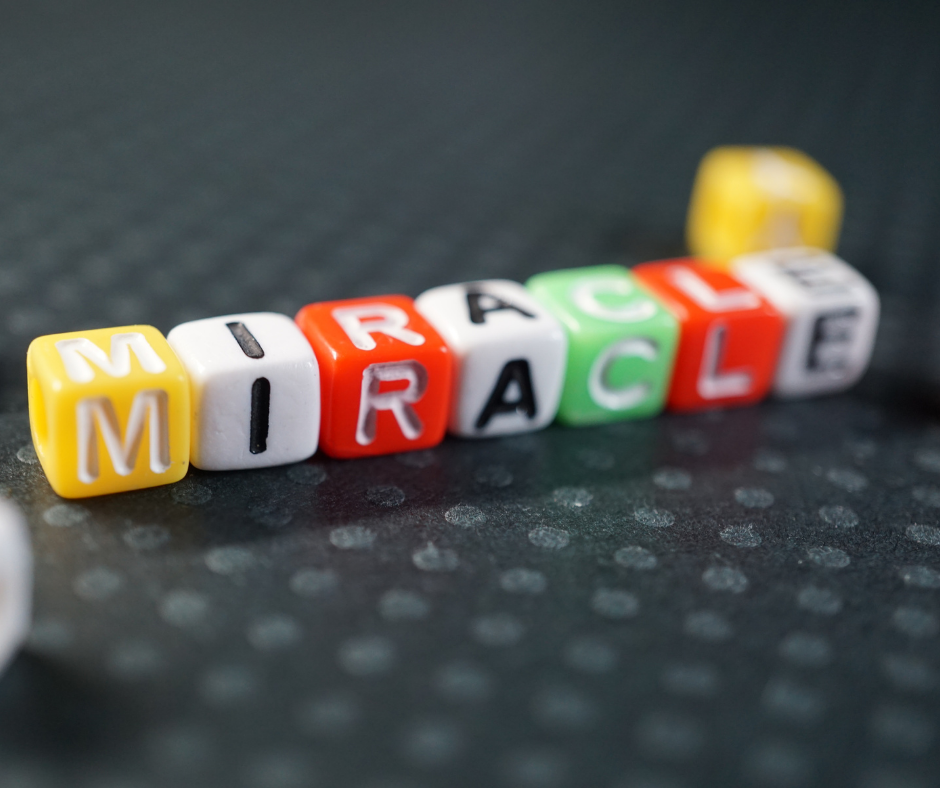A volte abbiamo bisogno di un miracolo per uscire da certe situazioni, solo successivamente esprimeremo la nostra gratitudine e questo sarà un grande errore. i miracoli e la gratitudine