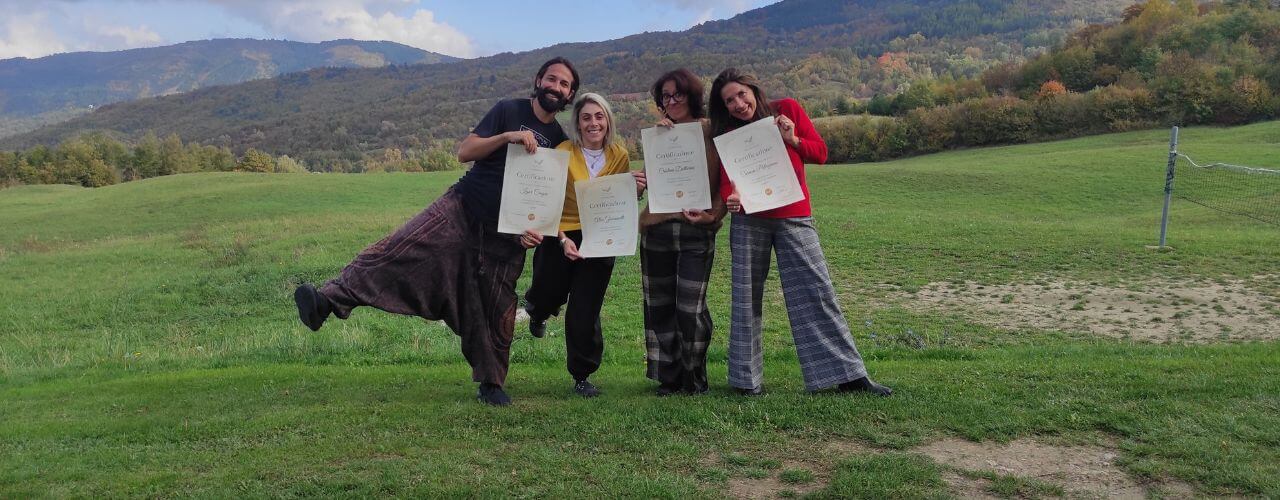 Dovremmo sviluppare la fiducia e cominciare a credere che nessuno al mondo può garantirci in modo assoluto se un’esperienza sarà buona per noi oppure no. la fiducia e una cosa seria