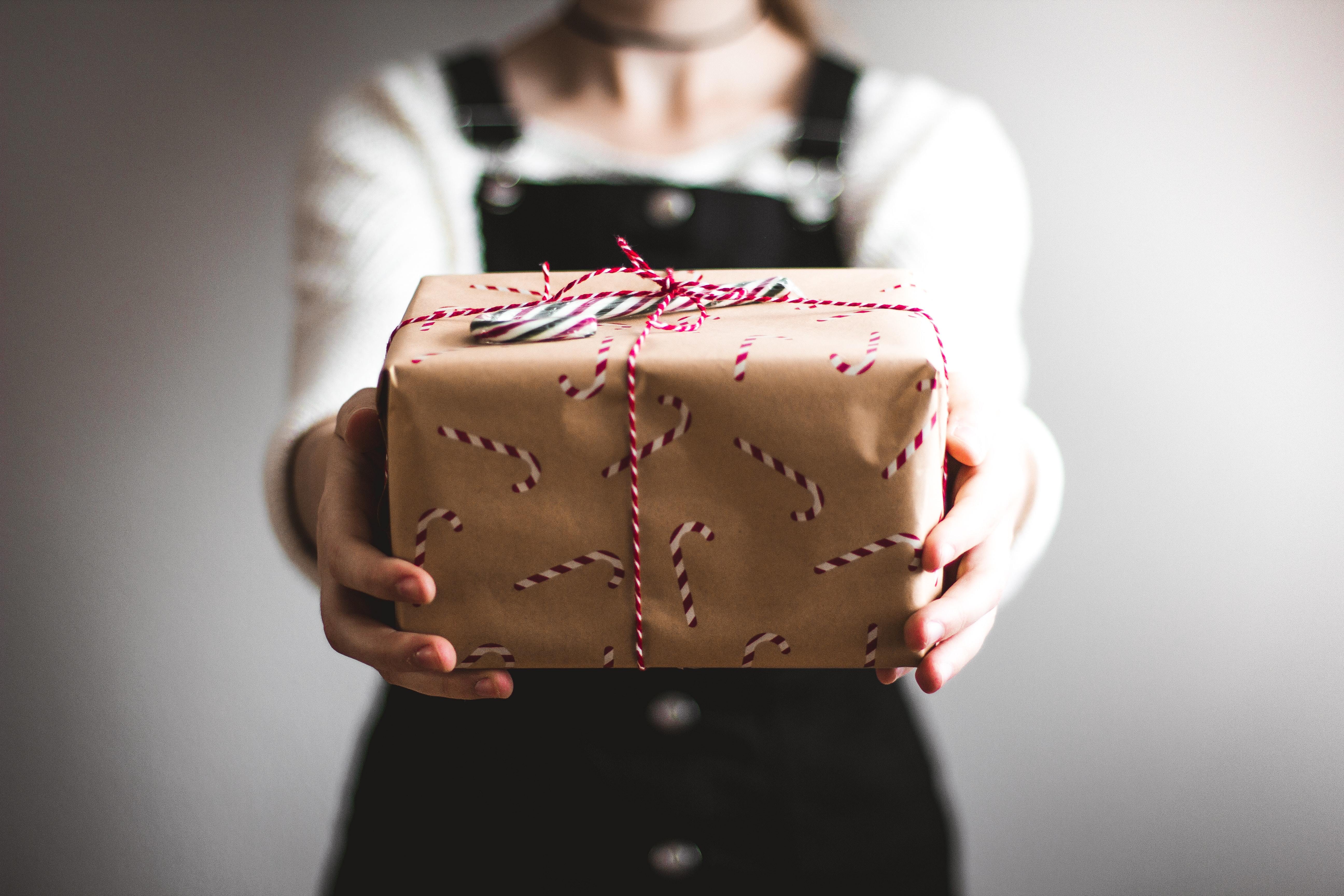 Manca un niente, pochi giorni, e festeggiamo questo strano Natale, e ti voglio domandare quanti sono stati i non ce la faccio che ha pronunciato quest’anno. la luce del natale